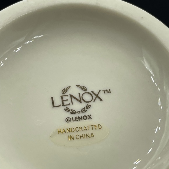 Vintage Porcelain RoseBud Vase by Lenox - Picture 7 of 9